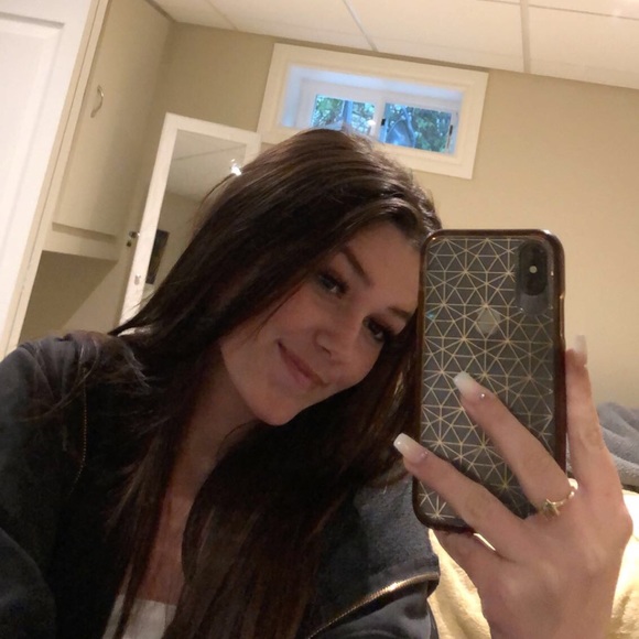 Meet your Posher, Madison - Picture 1 of 1